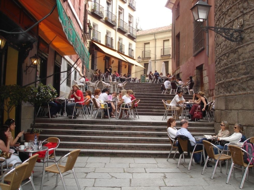 Una de las calles en el Barrio de La Latina de Madrid