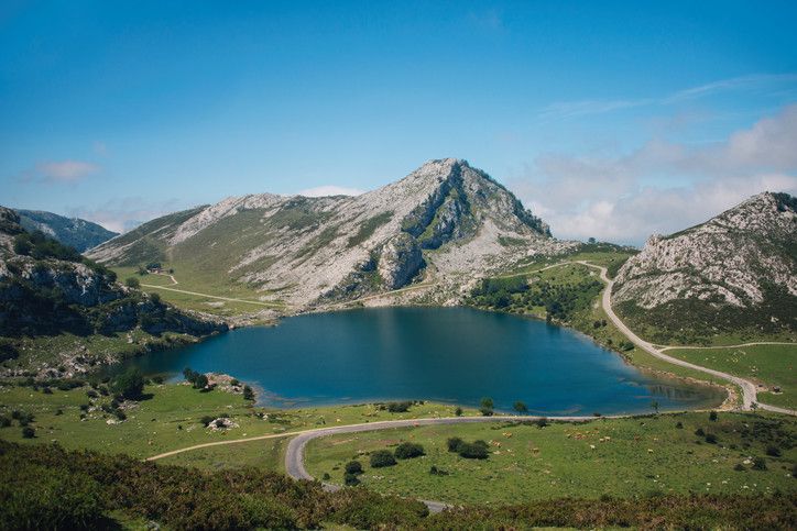 alt covadonga-asturias-viajar-en-primavera, title covadonga-asturias-viajar-en-primavera