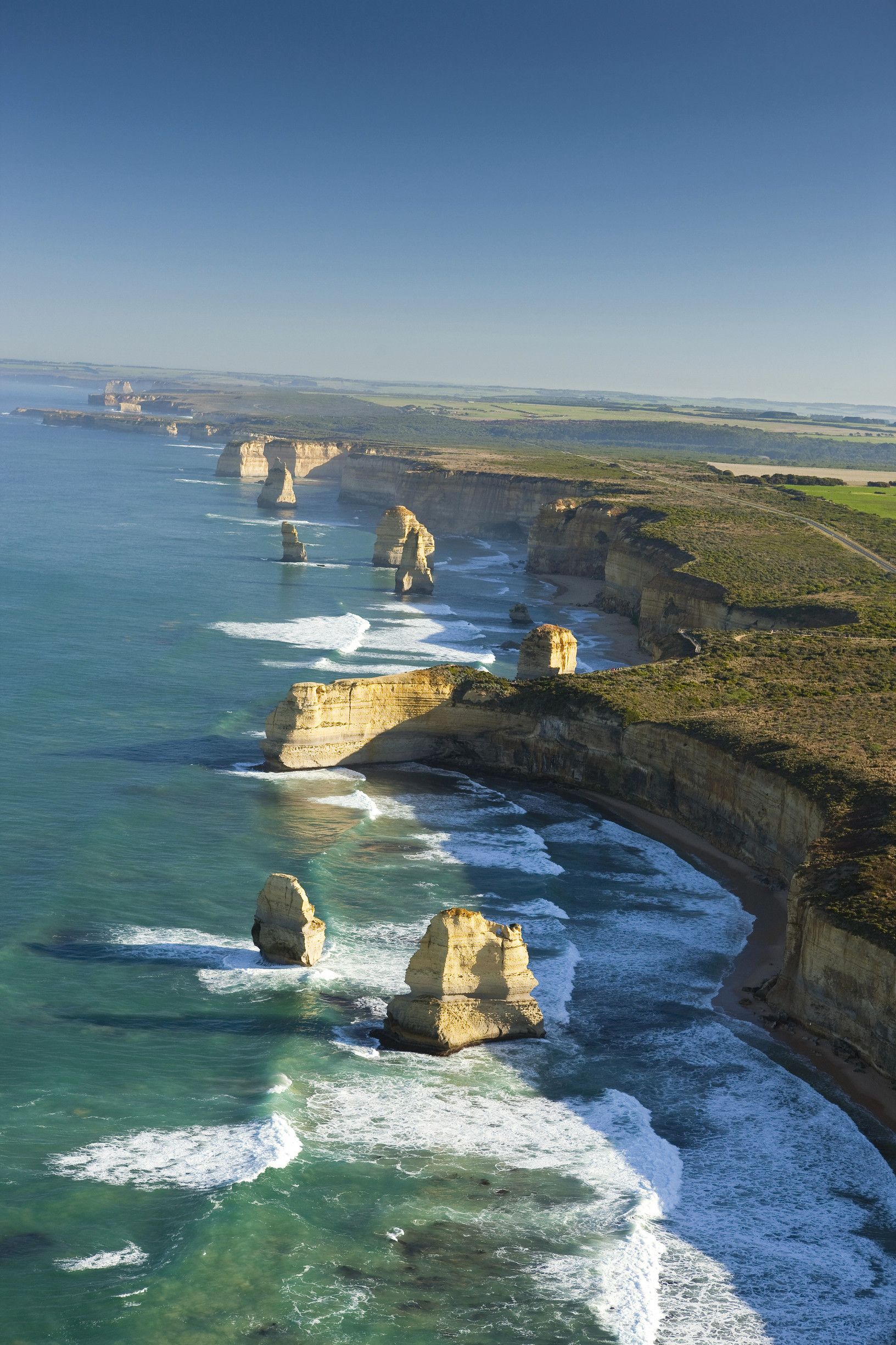 Alt The-12-apostles-along-the-Great-Ocean-Road-Apollo-Bay-Australia, title The-12-apostles-along-the-Great-Ocean-Road-Apollo-Bay-Australia