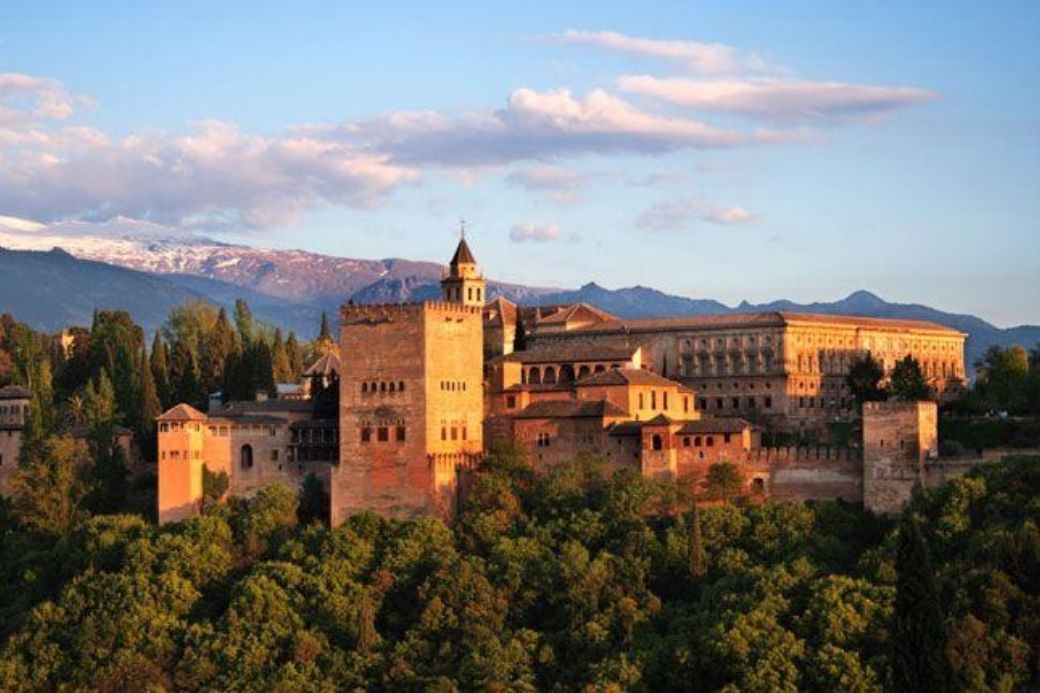 Alt Alhambra_Granada_vacaciones-en-espana, title Alhambra_Granada_vacaciones-en-espana