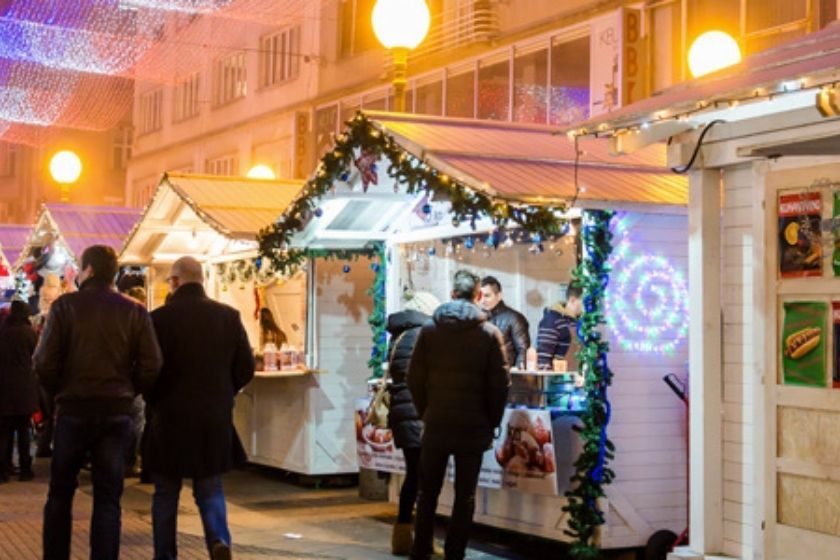 Alt mercados-navideños_Zagreb_Croacia, title Mercado-de-Navidad_Zagreb_Croacia