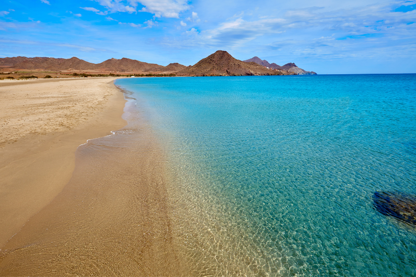 destinos baratos en agosto cabo de gata