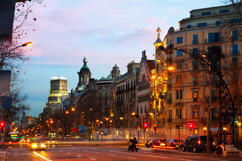 Qué ver en Barcelona de noche paseo